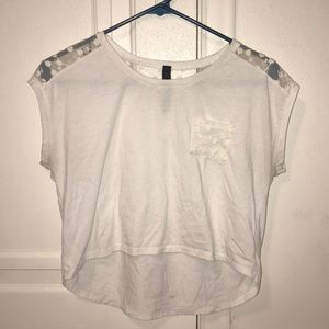 White crop top shirt